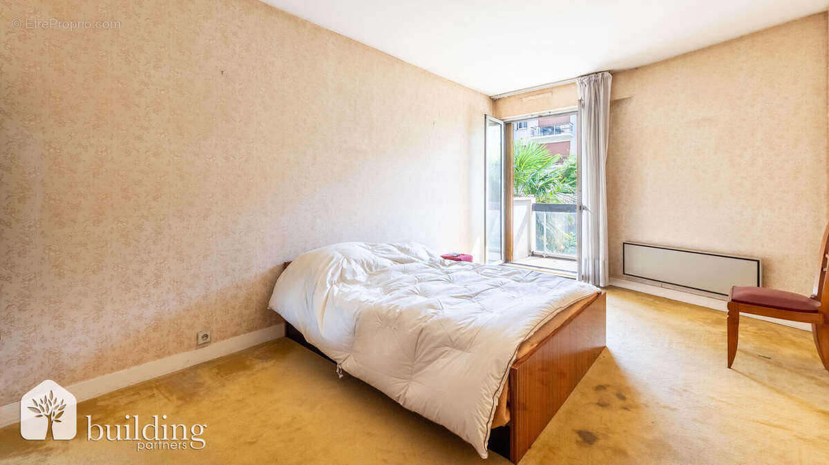 Appartement à NEUILLY-SUR-SEINE