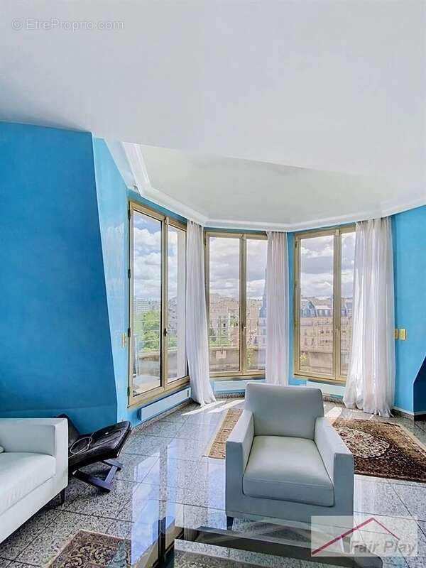 Appartement à PARIS-16E