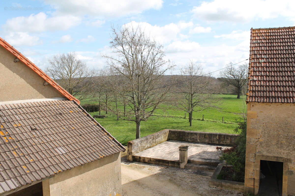 Maison à SAINT-JEANVRIN