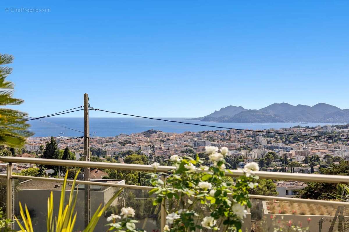 Appartement à LE CANNET