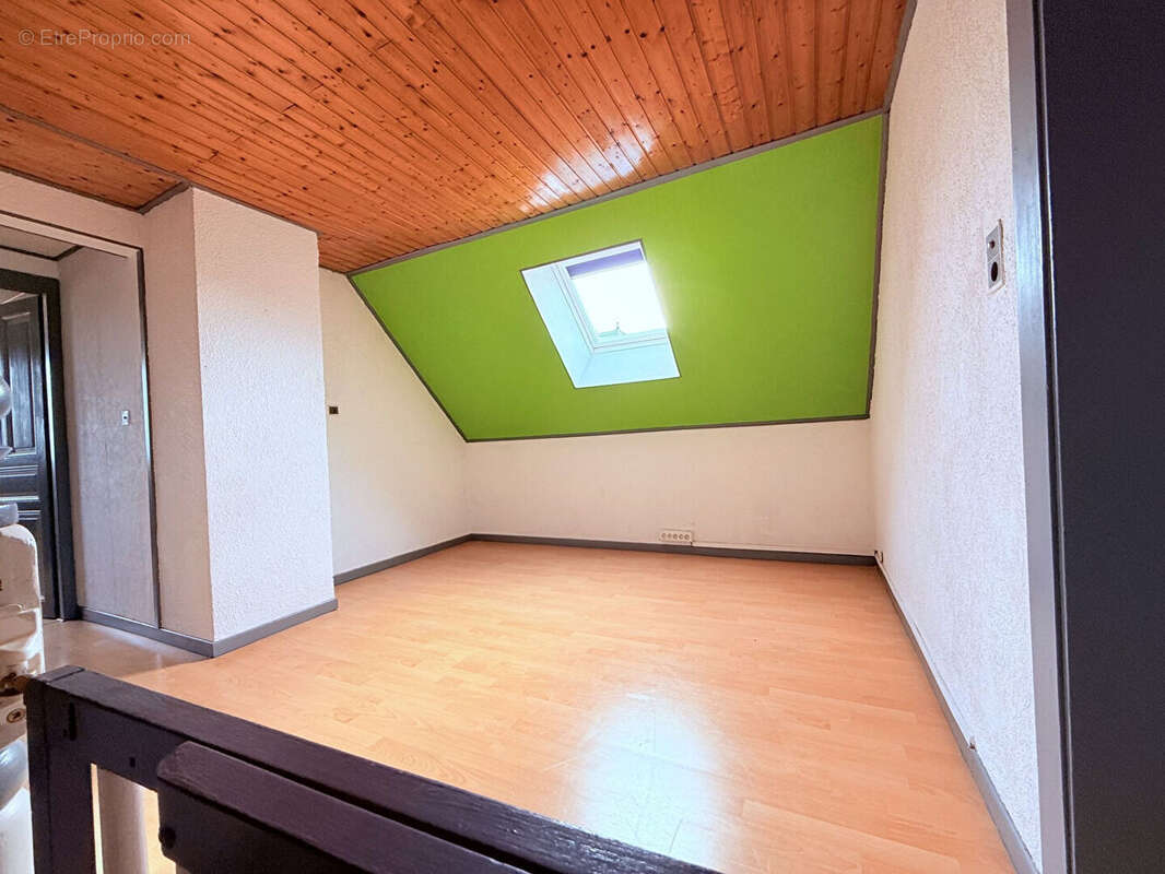 Maison  5 pièce(s)  127 m2 sur un terrains de  27 ares - photo 9
