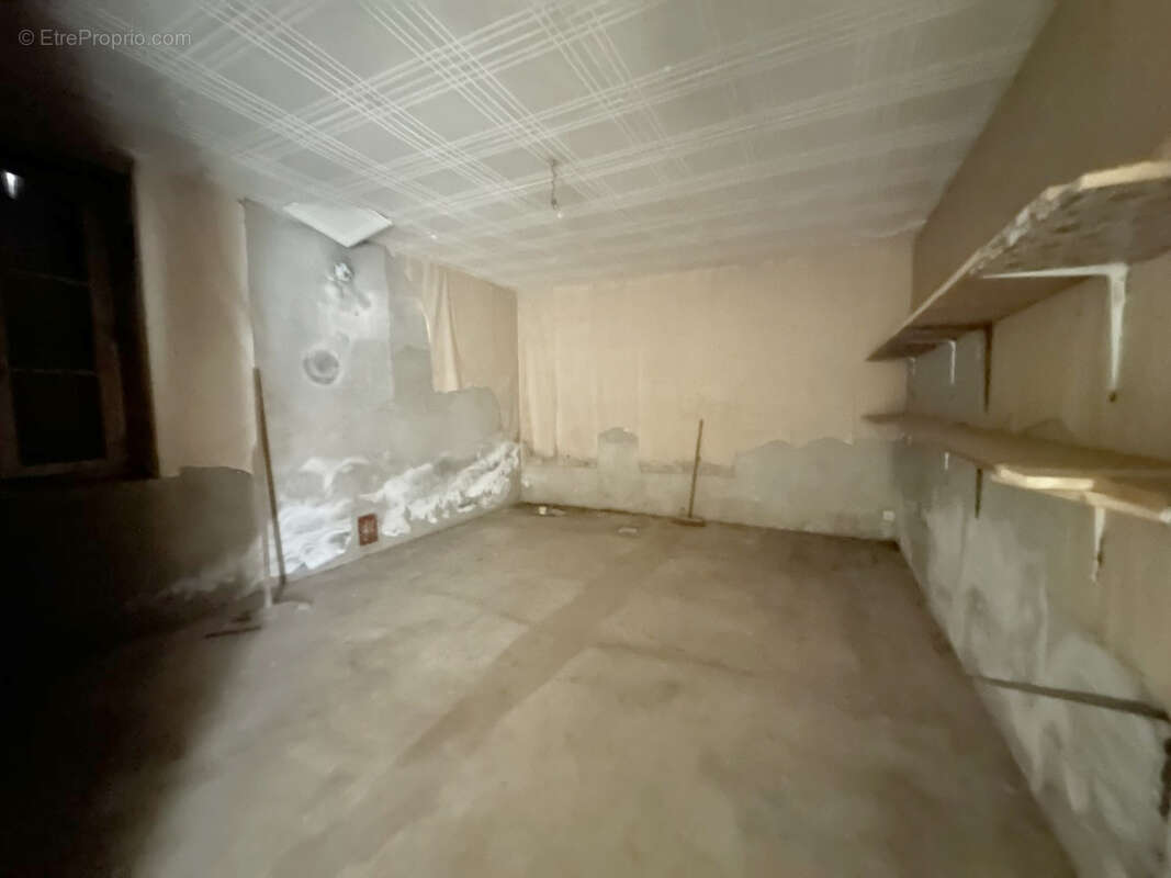 Maison à BOURG-LE-COMTE