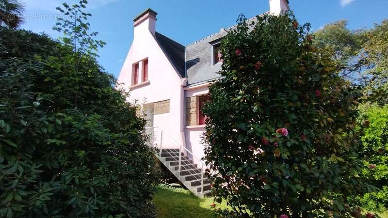 Maison à COMBRIT