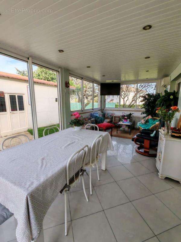 Maison à COLLONGES-LA-ROUGE