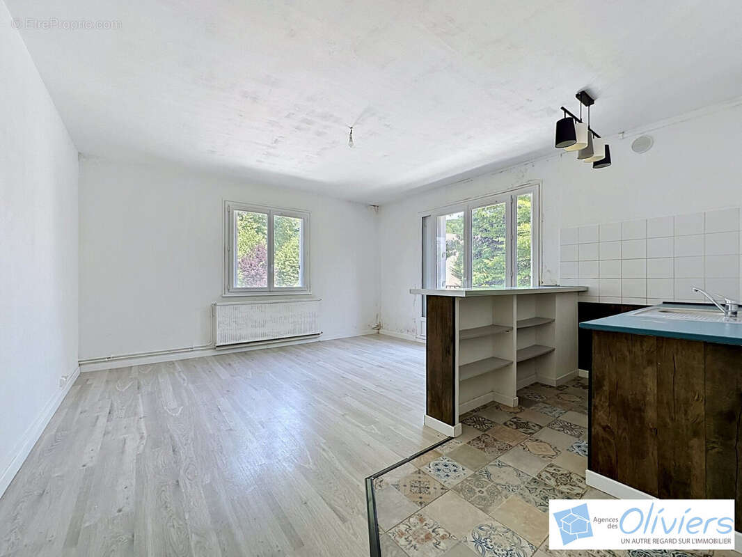 Appartement à SAINT-REMY-LES-CHEVREUSE
