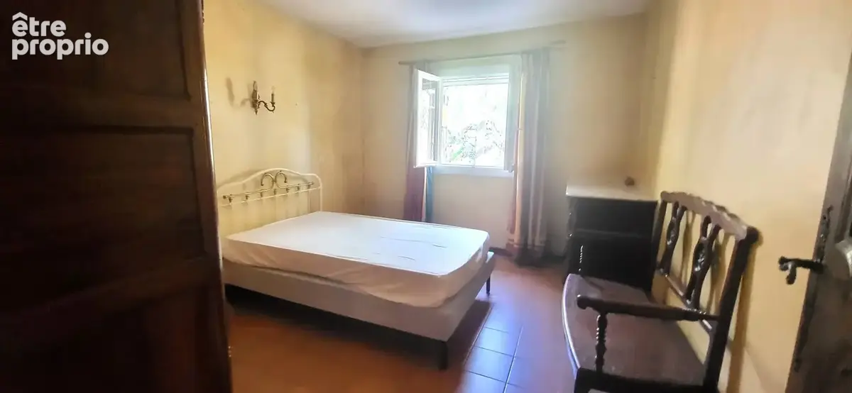 Villa en pierre apparente avec 4 chambres sur 1350m² de terrain. - photo 7