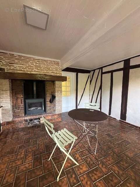 Maison à VIC-FEZENSAC