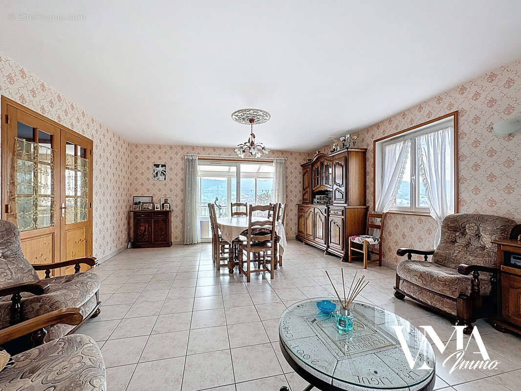 Maison à SAINT-GENIS-L'ARGENTIERE