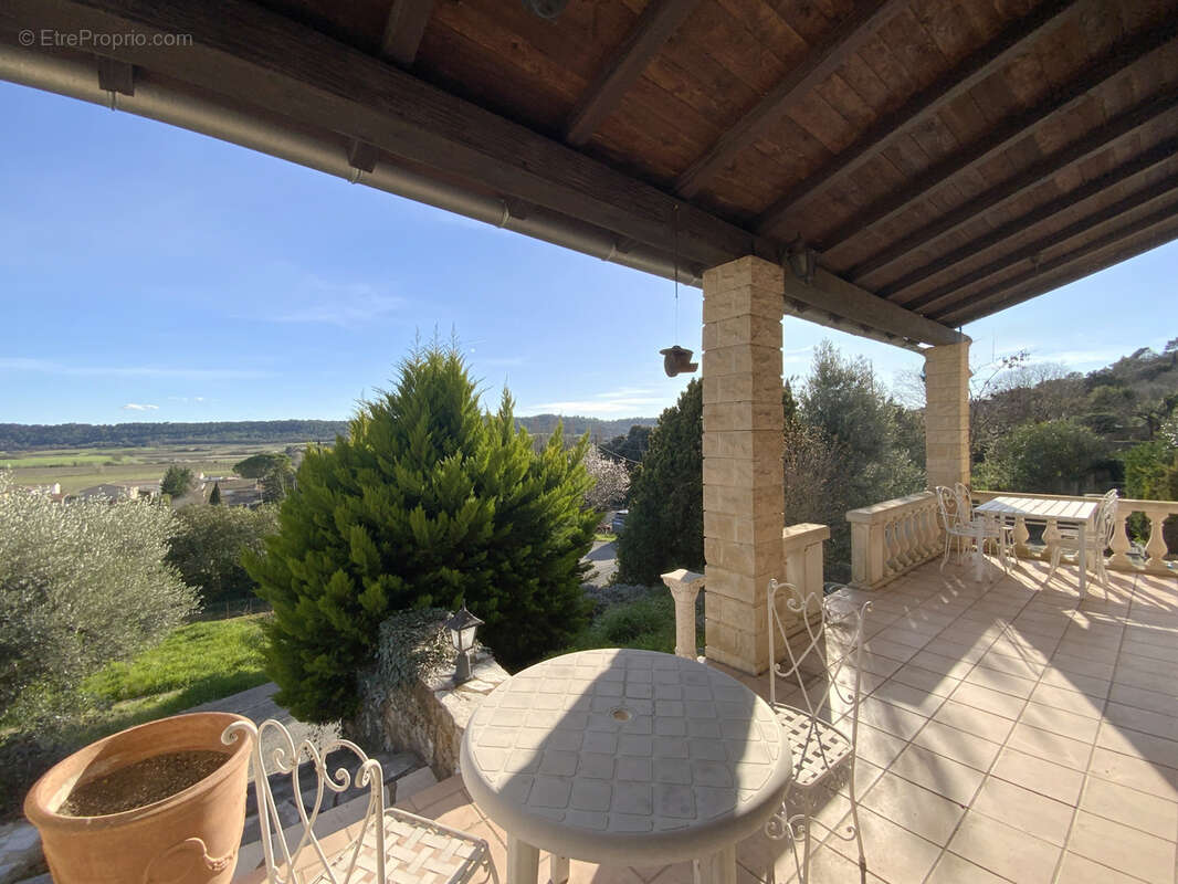 Villa de plain pied en position dominante avec vue . - photo 2