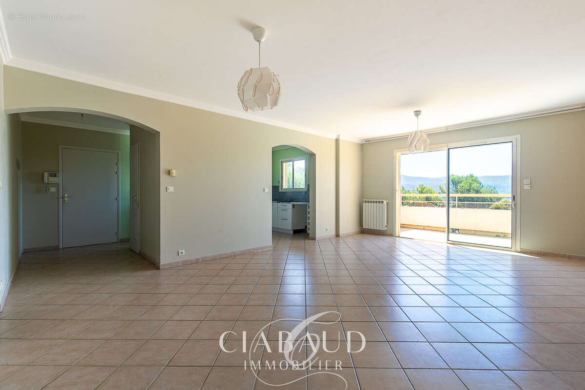 Appartement traversant T3 78,46 m2 garage et parking avec vue panoramique - photo 7