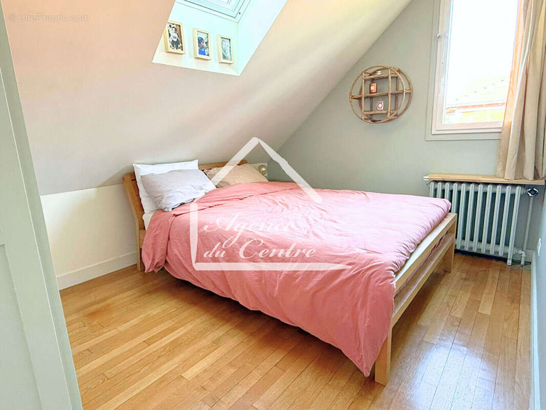 Maison à L'HAY-LES-ROSES