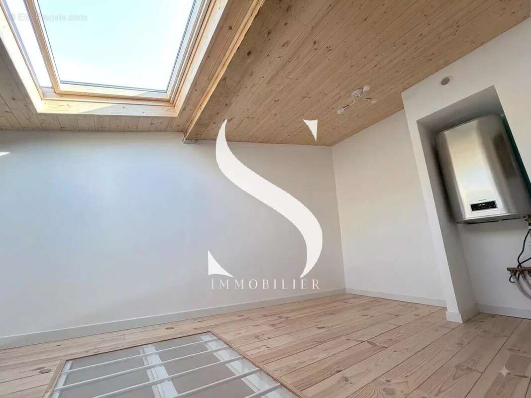 VALLAURIS - Maison de ville indépendante à vendre - photo 4