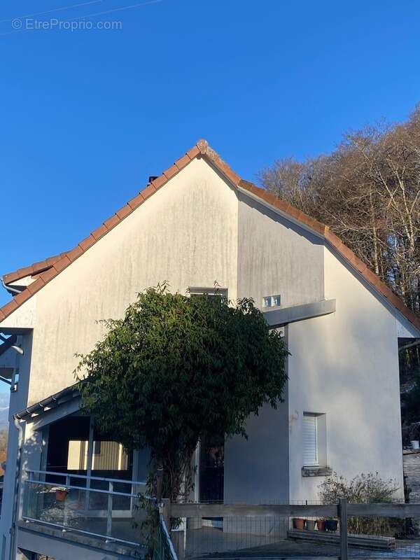 Maison à ARPAJON-SUR-CERE