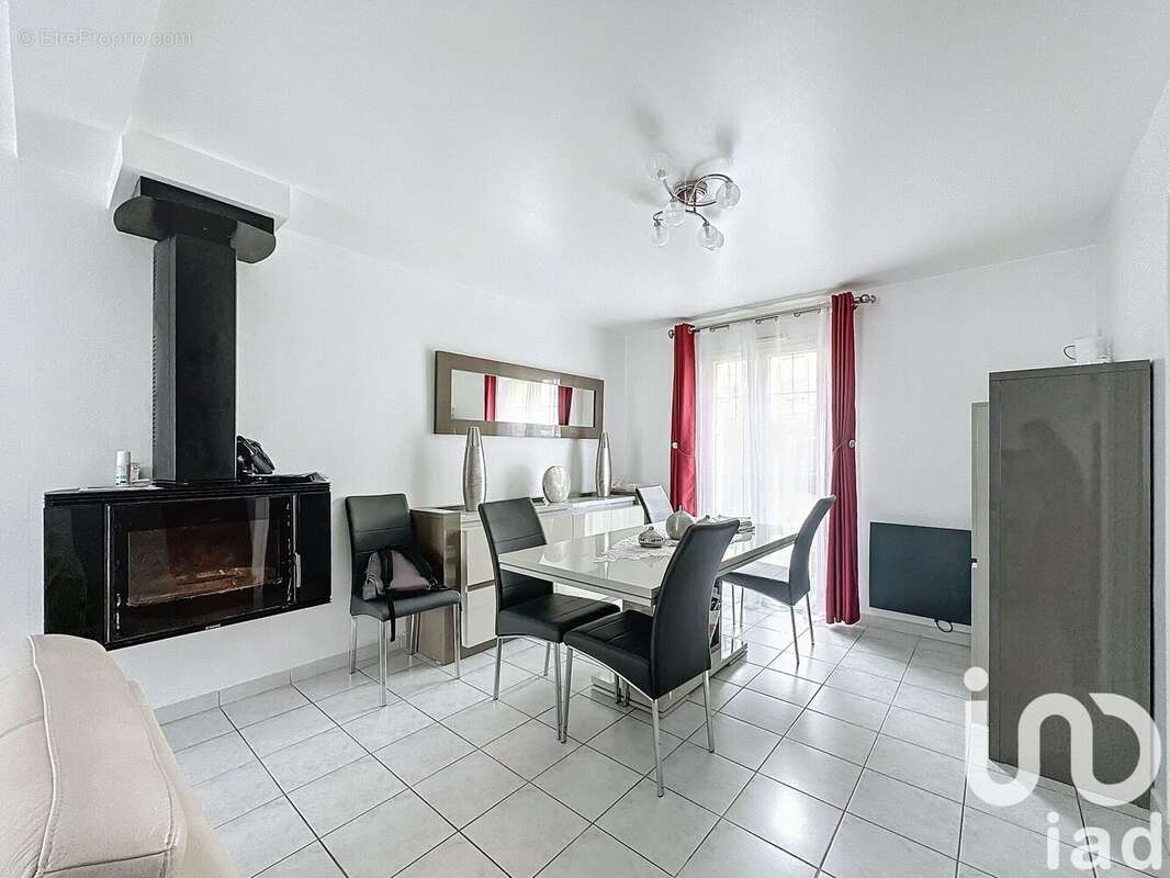 Photo 3 - Maison à VILLENEUVE-LE-ROI