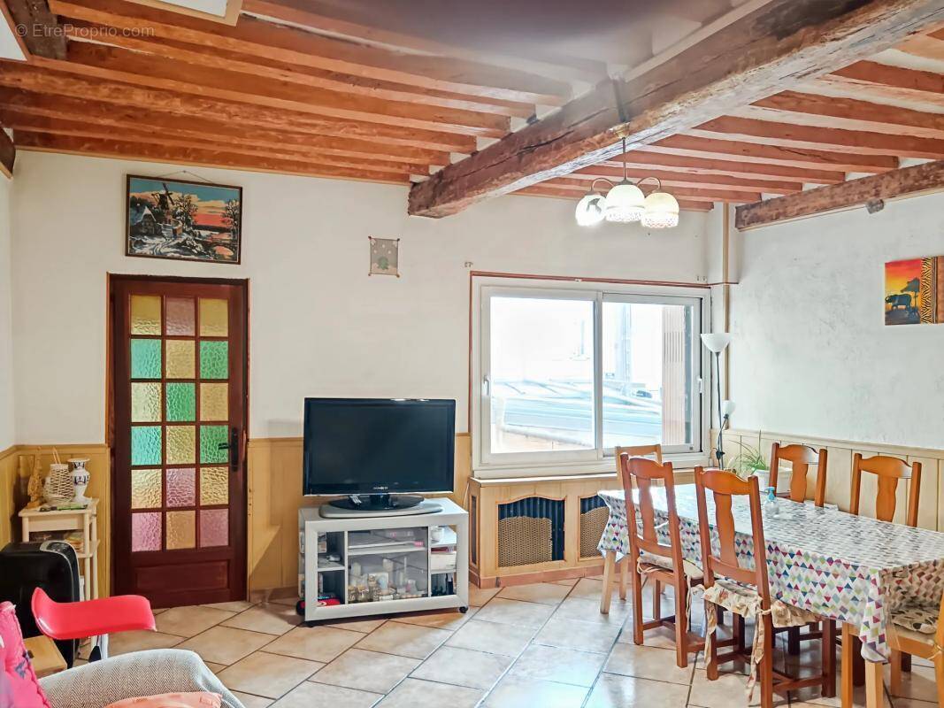 Maison à CROUTTES-SUR-MARNE