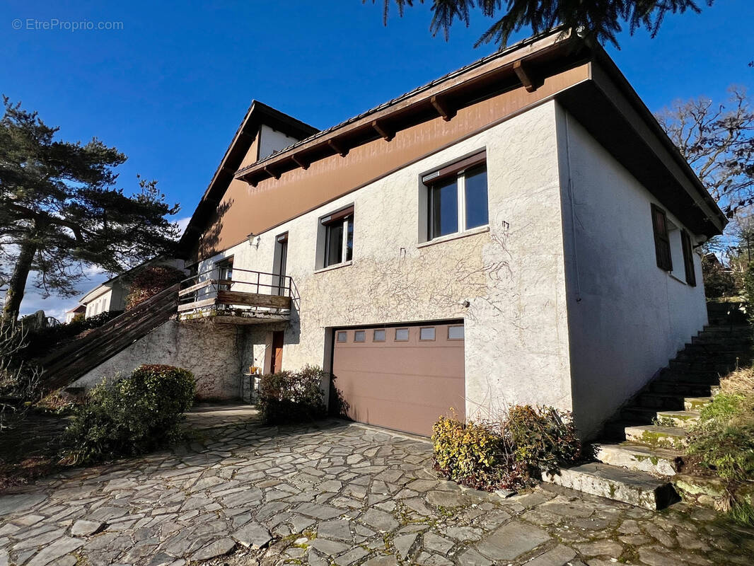 Maison à SANSAC-DE-MARMIESSE