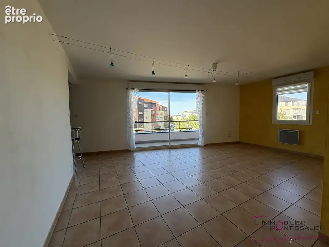 Pontarlier - les epinettes : appartement de type 3 avec ascenseur, terrasse, cave, box en sous-sol et parking - photo 10