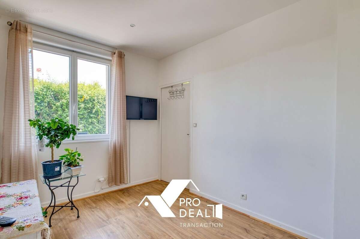 Appartement à MEYZIEU