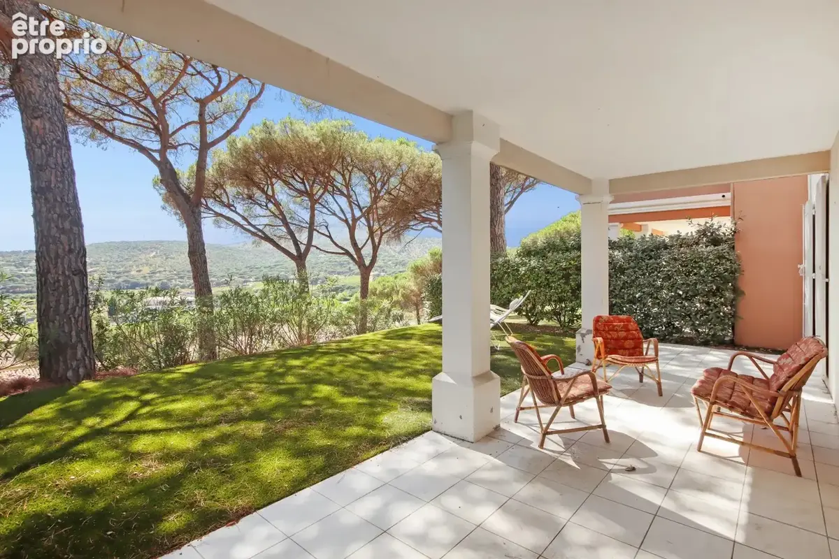 SOUS OFFRE - Exclusivité - Sainte-Maxime - Villa mitoyenne avec aperçu  mer, dans domaine sécurisé avec piscine - photo 5