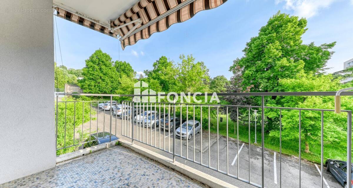 Appartement à SAINTE-FOY-LES-LYON