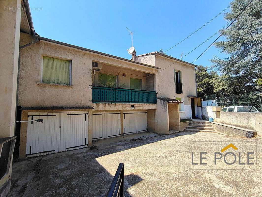 Ensemble immobilier de rapport - photo 1