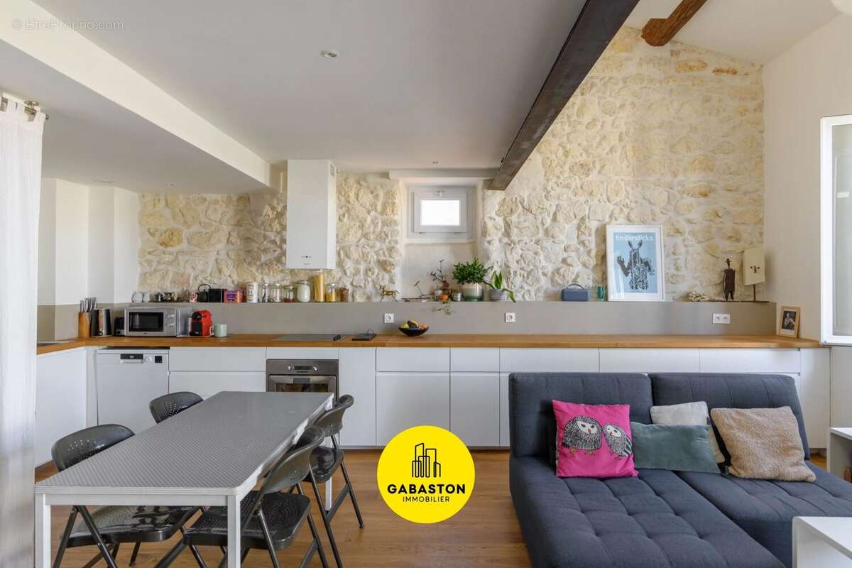 Appartement à MARSEILLE-6E