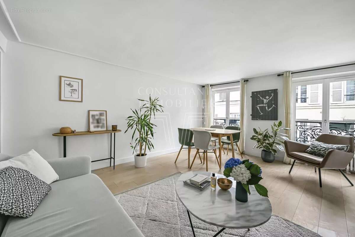 Appartement à PARIS-7E