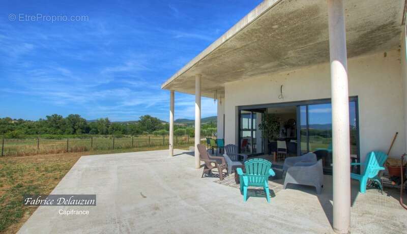 Maison à SAINT-SAUVEUR-DE-CRUZIERES