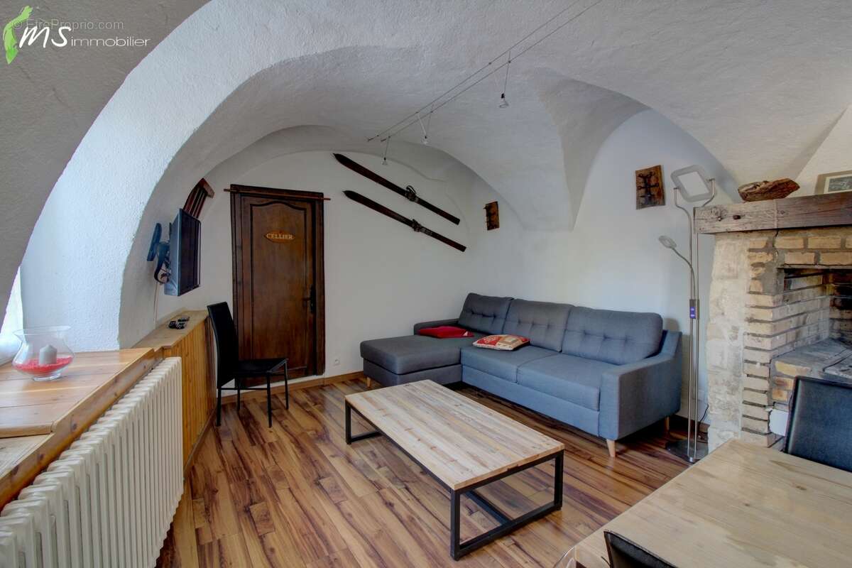 Maison à SAINT-ETIENNE-LE-LAUS