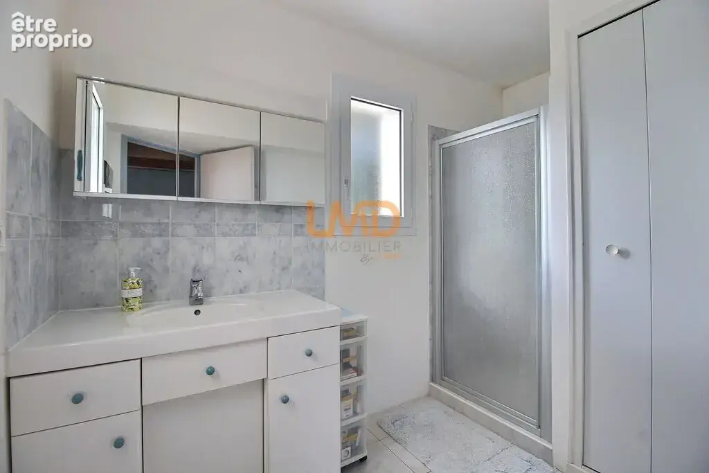 Maison de plain pied proche du centre village - photo 8