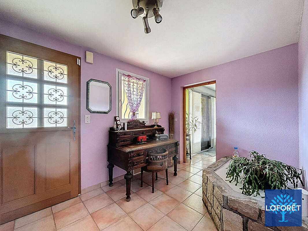 Maison à BRIVES-CHARENSAC