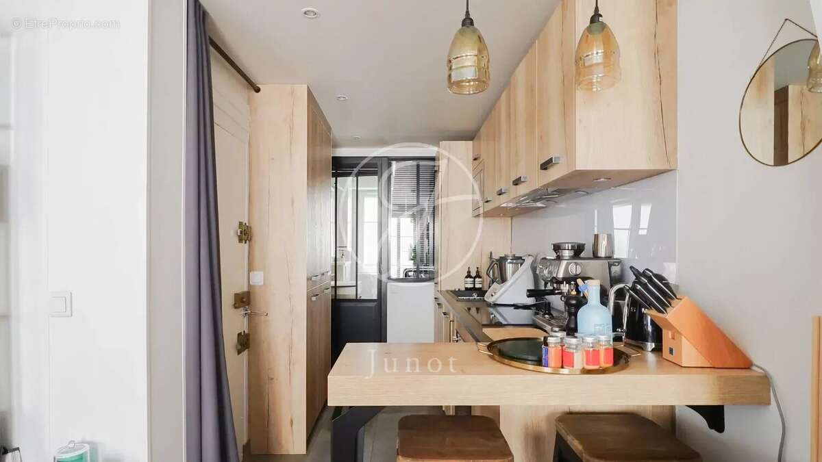 Appartement à PARIS-17E
