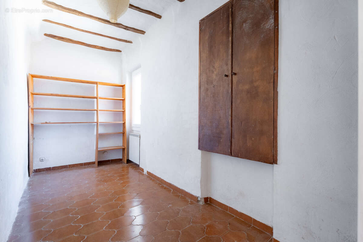 Maison à SIMIANE-COLLONGUE