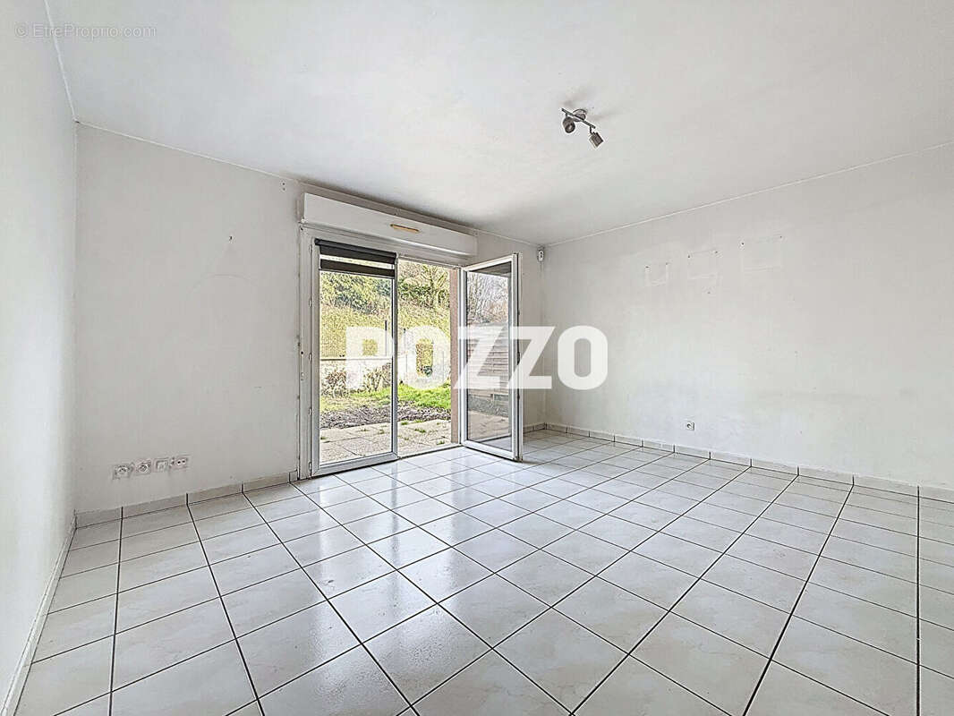 Maison à LA RIVIERE-SAINT-SAUVEUR