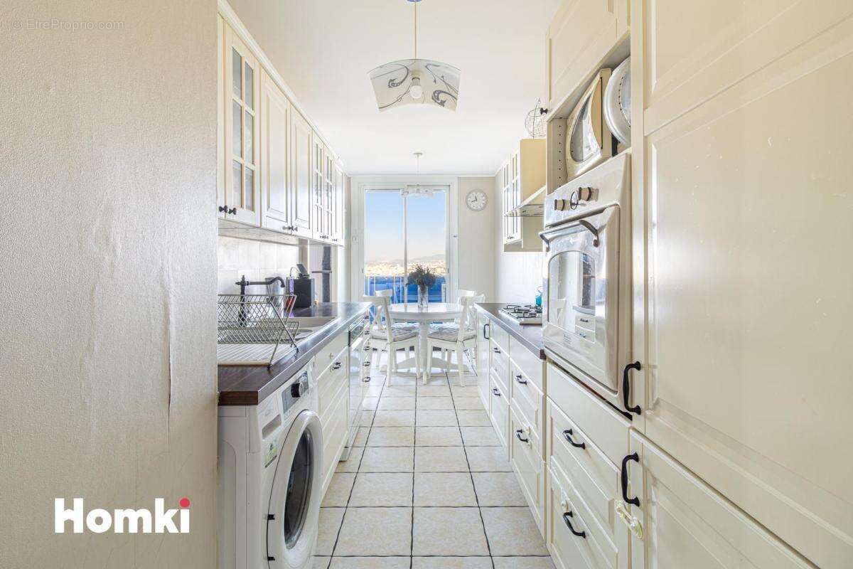 Appartement à MARSEILLE-9E