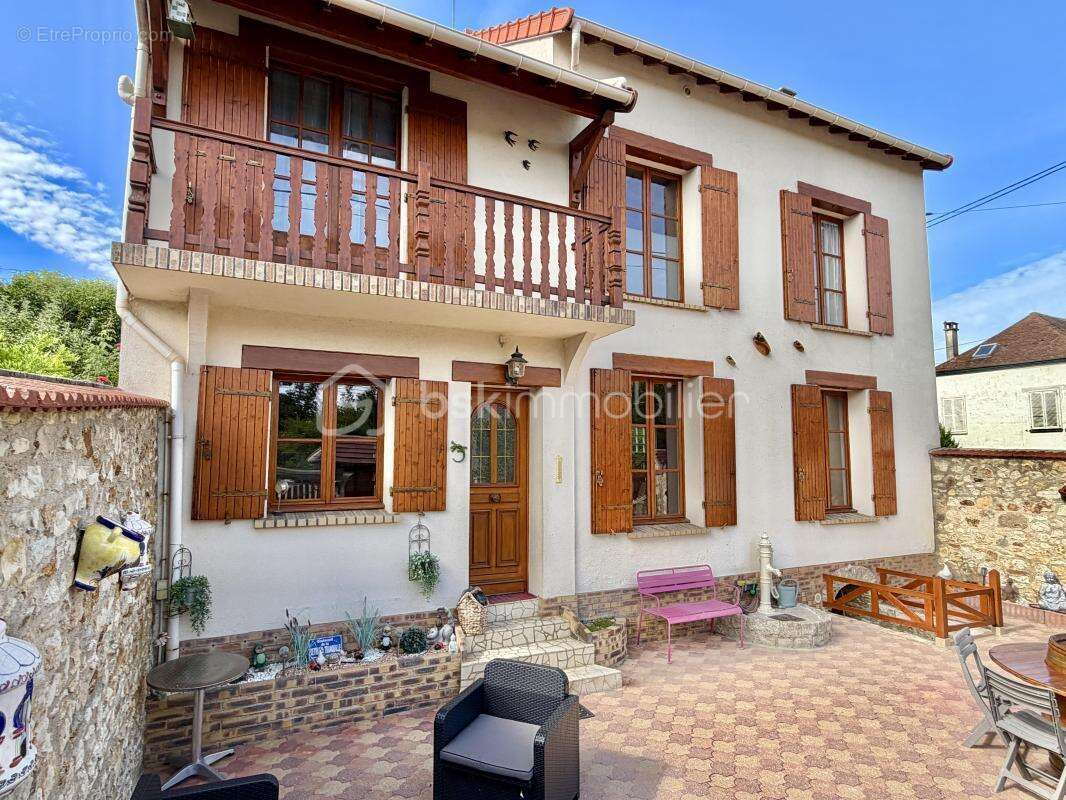 Maison à MONTRY