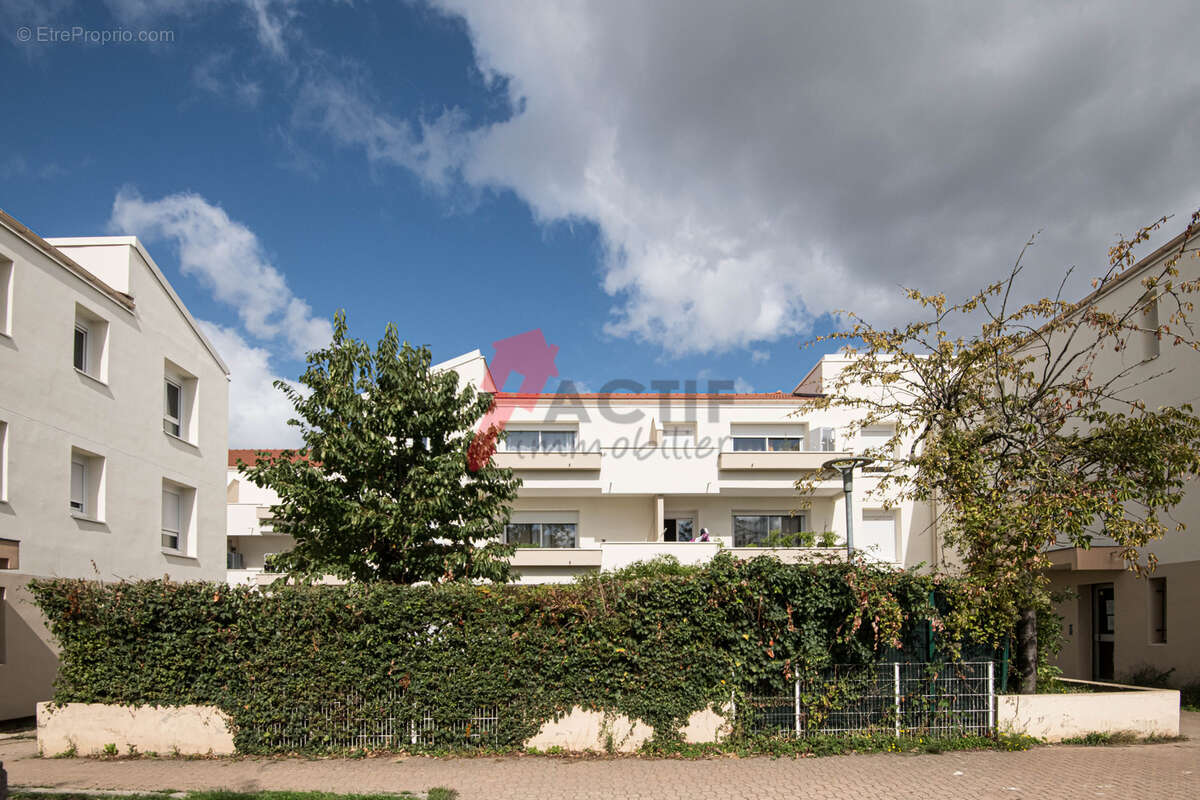 Appartement à COURCOURONNES