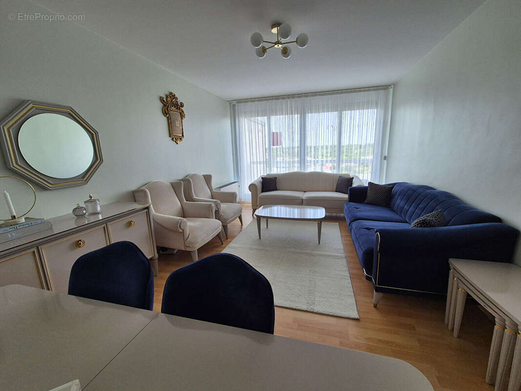 Appartement à DAMMARIE-LES-LYS