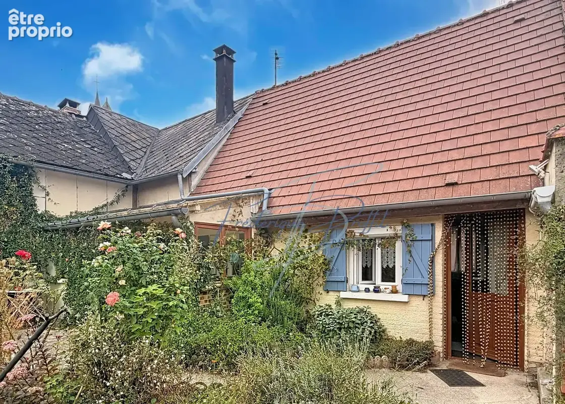 Maison à MAIGNELAY-MONTIGNY