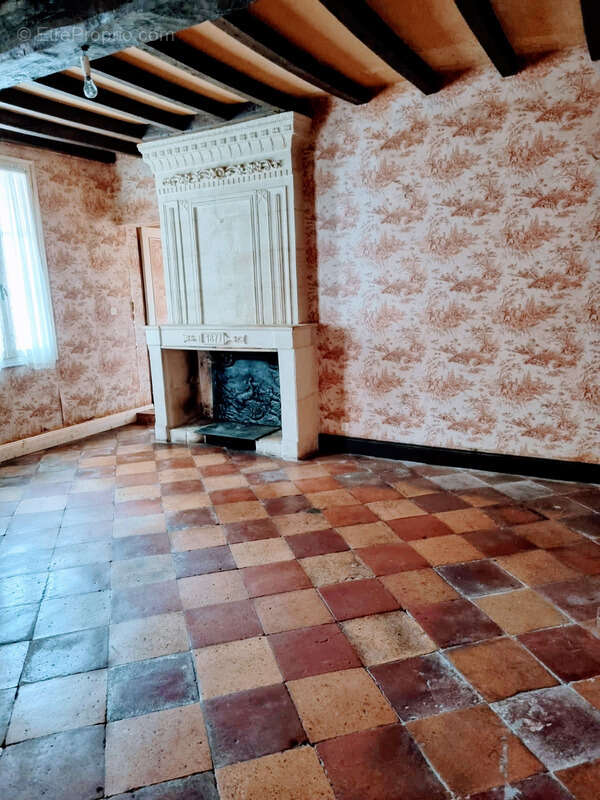 Maison à LES ARTIGUES-DE-LUSSAC