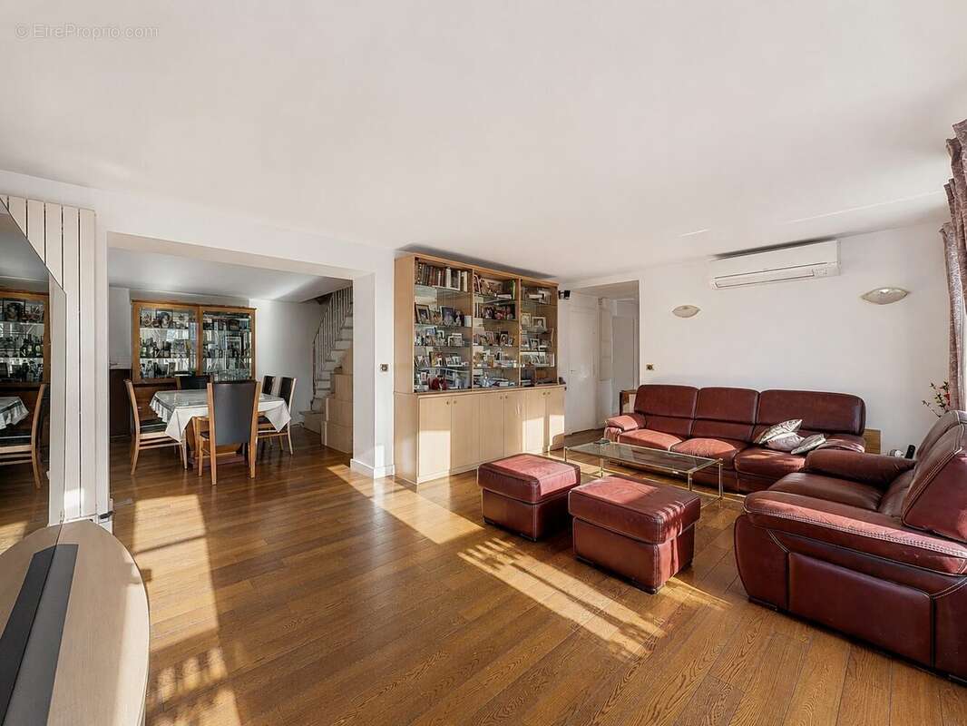Appartement à PARIS-2E