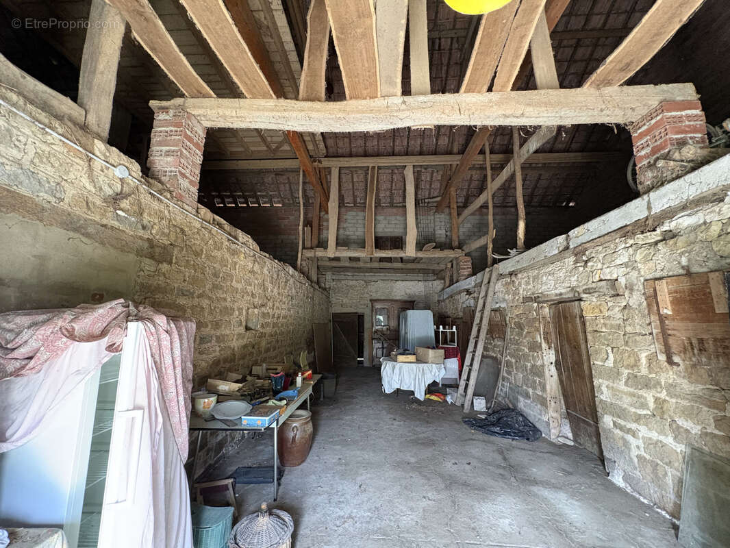 Maison à CHAMPROUGIER