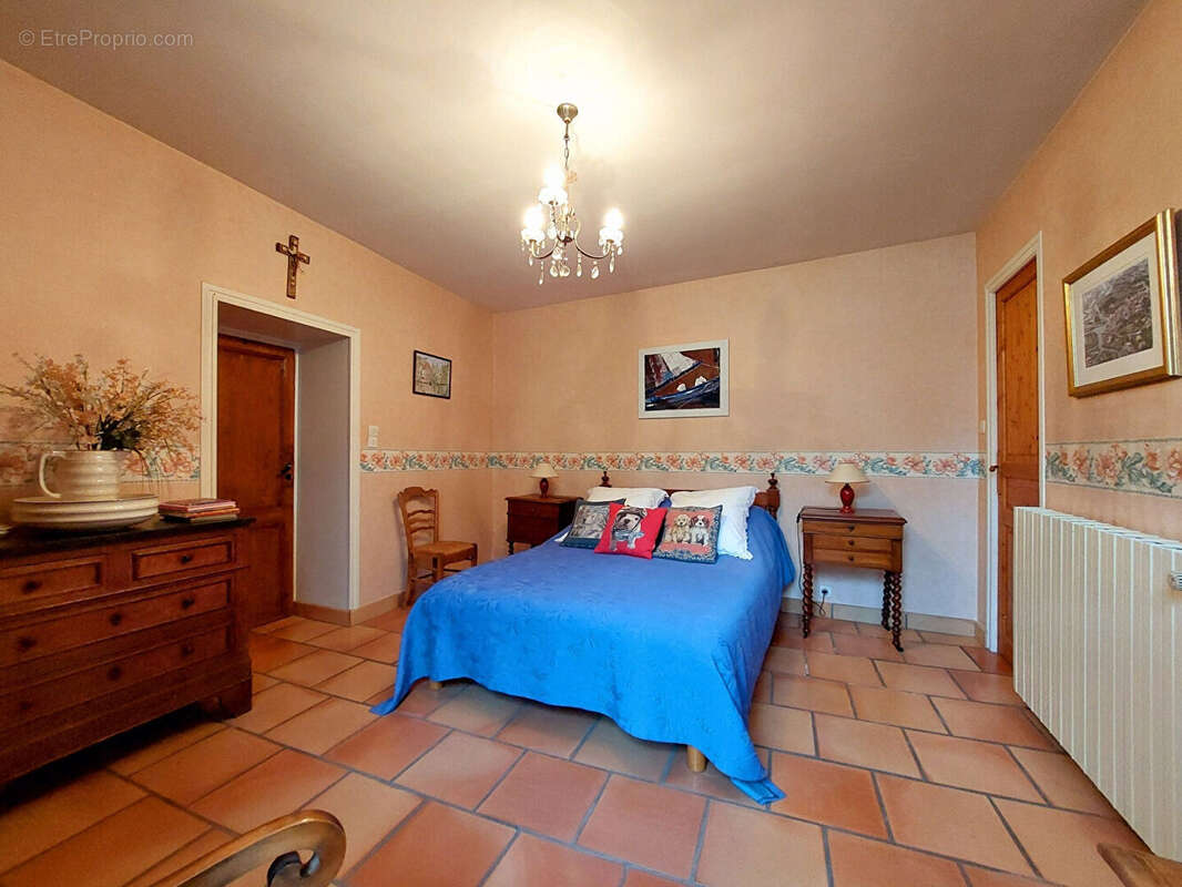 Maison à MORNAC-SUR-SEUDRE