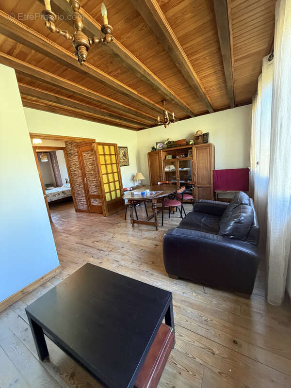 Maison en pierre (223 m2) avec terrain 1102 m2 à jonzieux 42 (pilat) - photo 4