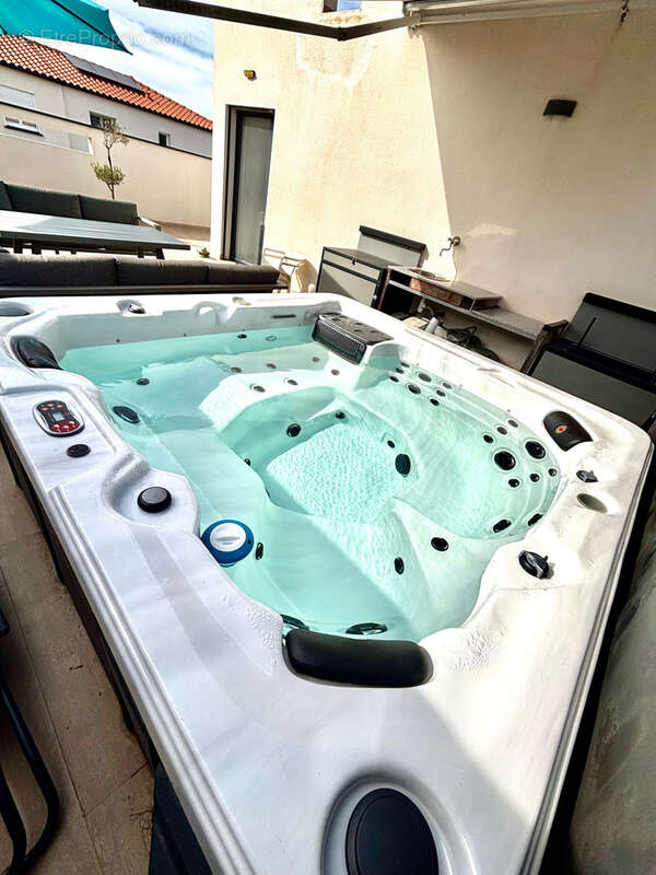 Maison à SAINT-CYPRIEN