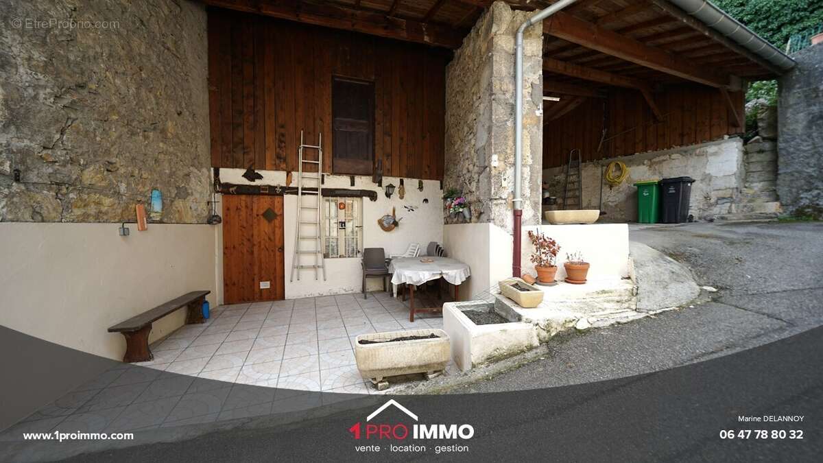 n°9 - Maison à NOYAREY