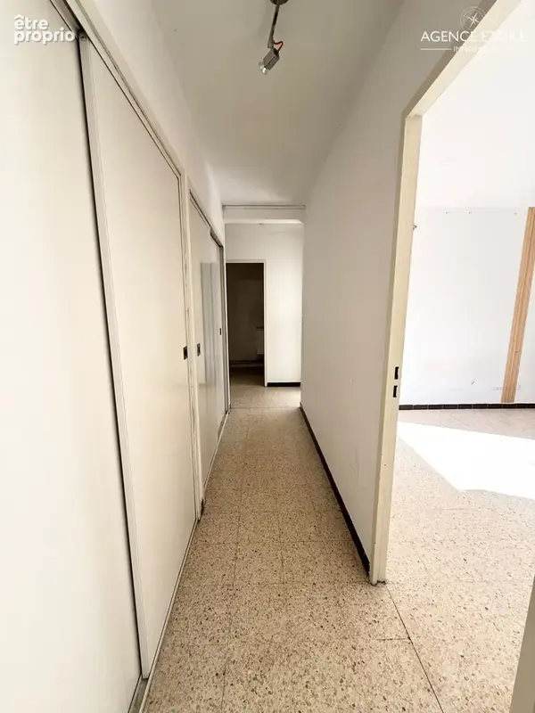 Marseille 12e   grand type 5 traversant de 95 m2   4 chambres   terrasse - loggia   place de parking privative - photo 6