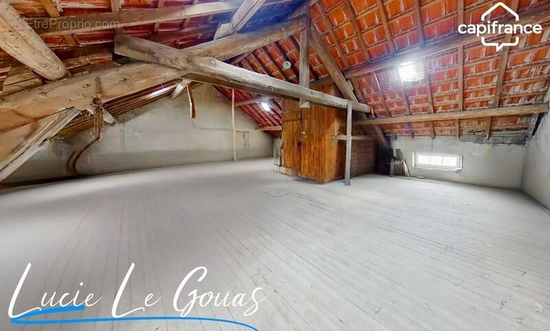 Corps de ferme de 154m² habitable avec grange, dépendances, jardin et verger – Bazailles - photo 11