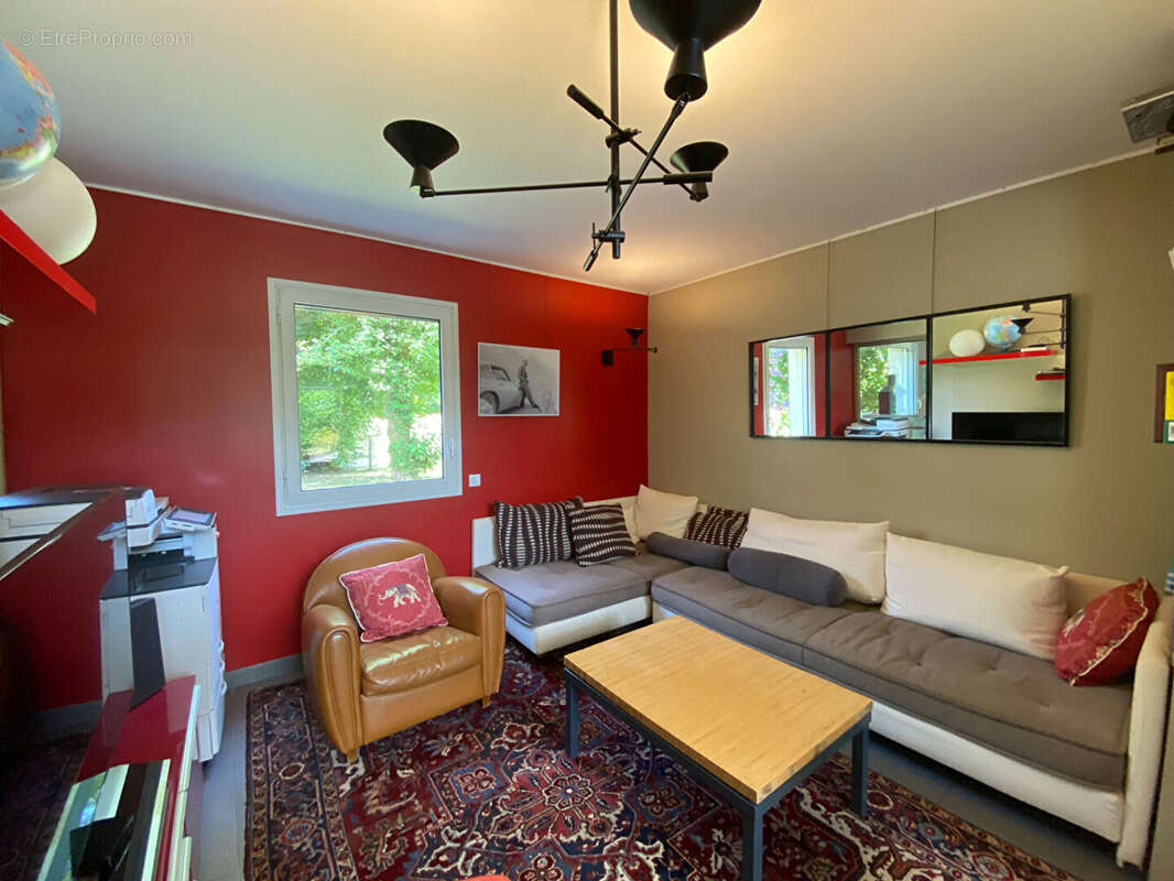 Maison à SAUGNAC-ET-CAMBRAN