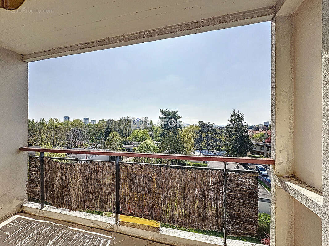 Appartement à FRESNES